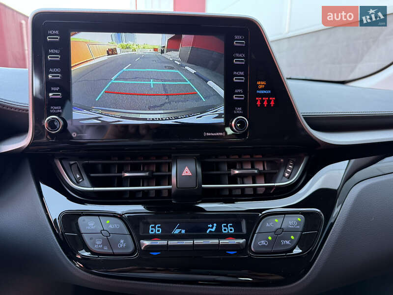 Внедорожник / Кроссовер Toyota C-HR 2021 в Киеве