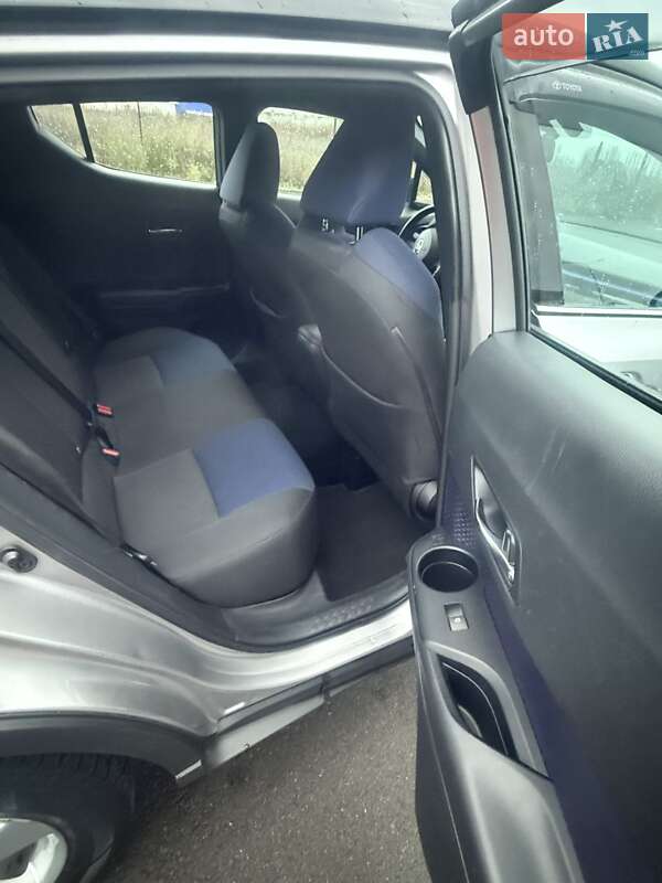 Внедорожник / Кроссовер Toyota C-HR 2016 в Киеве фото 10 Внедорожник / Кроссовер Toyota C-HR 2016 в Киеве