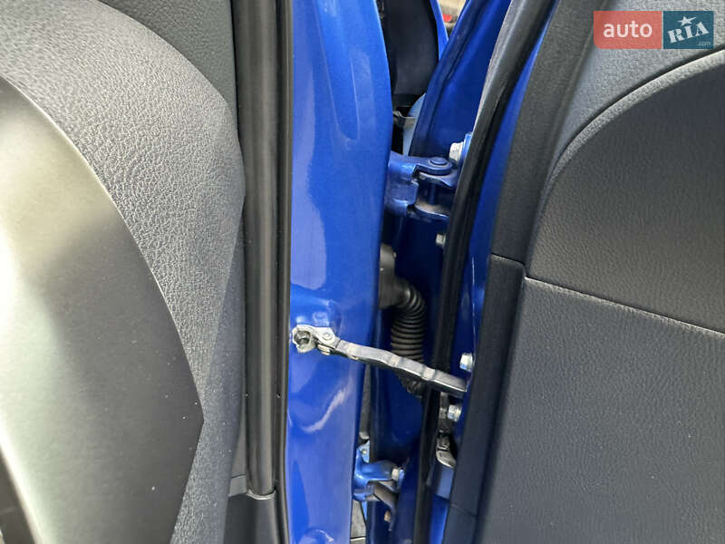 Внедорожник / Кроссовер Toyota C-HR 2017 в Киеве