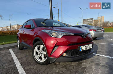 Позашляховик / Кросовер Toyota C-HR 2017 в Дніпрі