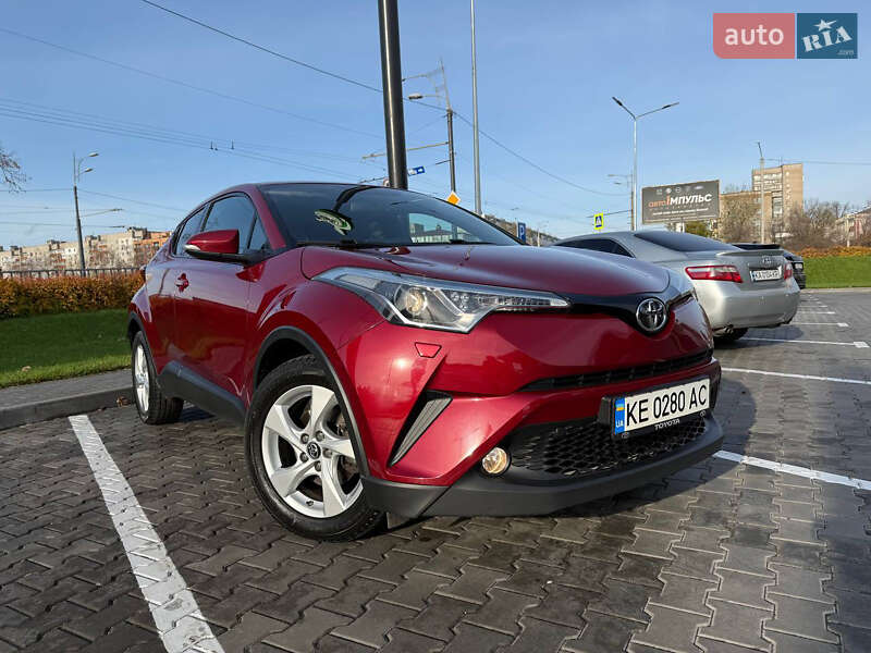 Внедорожник / Кроссовер Toyota C-HR 2017 в Днепре фото Внедорожник / Кроссовер Toyota C-HR 2017 в Днепре