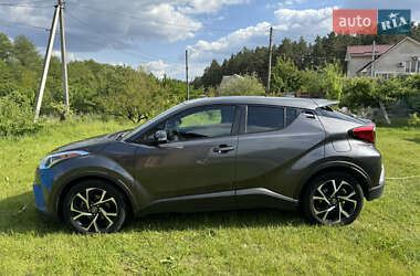 Позашляховик / Кросовер Toyota C-HR 2017 в Білогородці