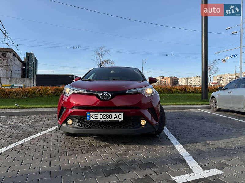 Внедорожник / Кроссовер Toyota C-HR 2017 в Днепре фото 8 Внедорожник / Кроссовер Toyota C-HR 2017 в Днепре