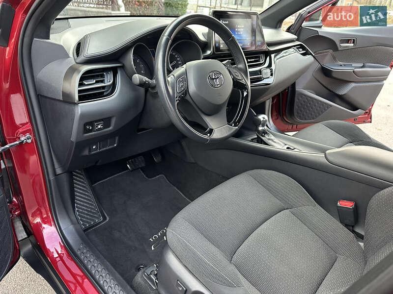 Внедорожник / Кроссовер Toyota C-HR 2018 в Виннице