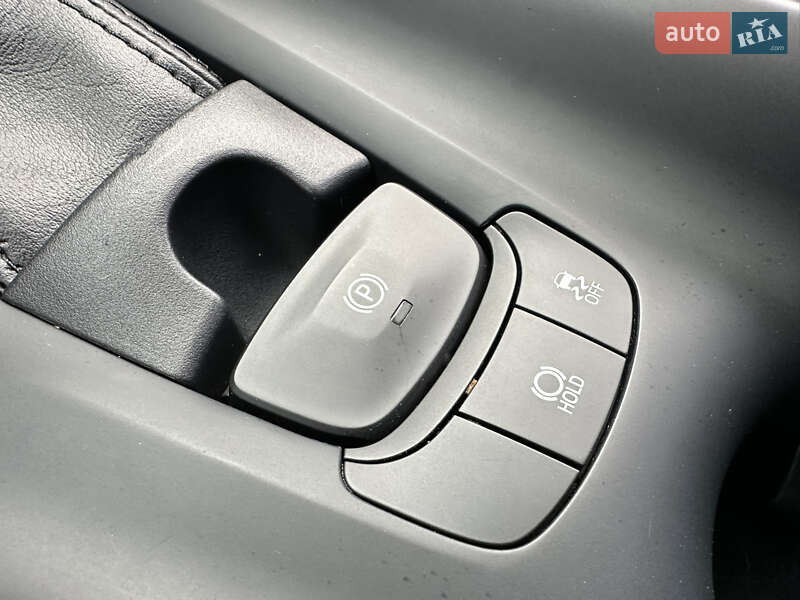 Внедорожник / Кроссовер Toyota C-HR 2018 в Виннице