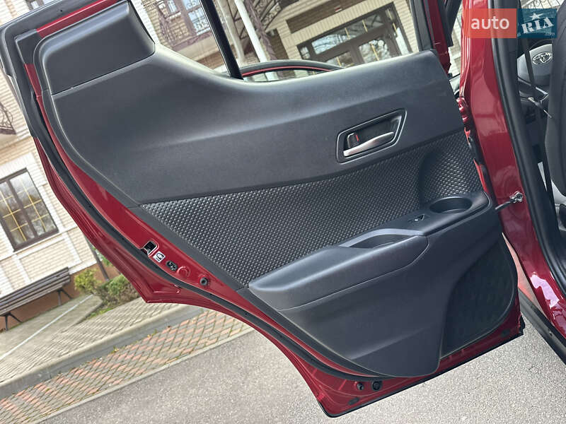 Внедорожник / Кроссовер Toyota C-HR 2018 в Виннице