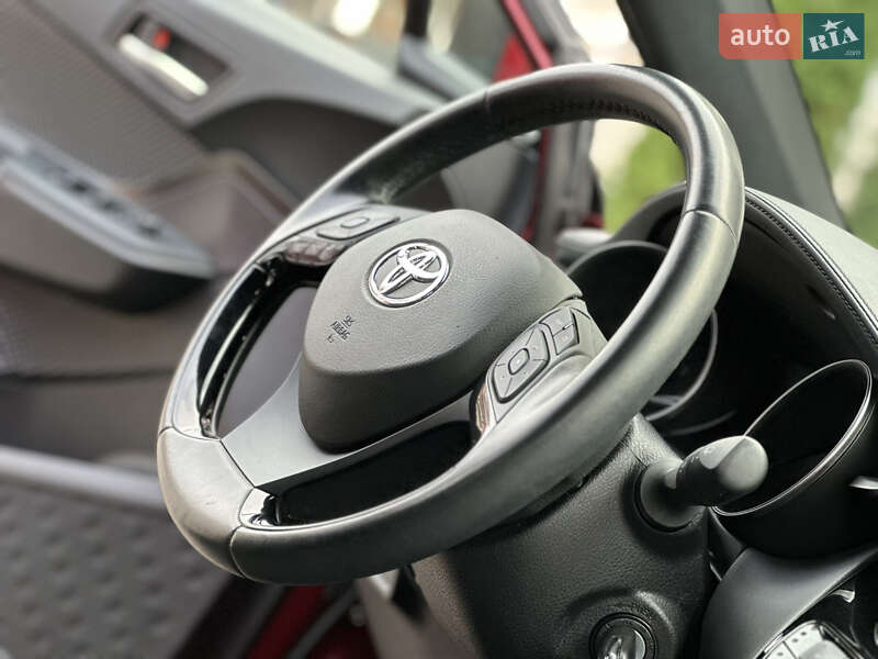 Внедорожник / Кроссовер Toyota C-HR 2018 в Виннице