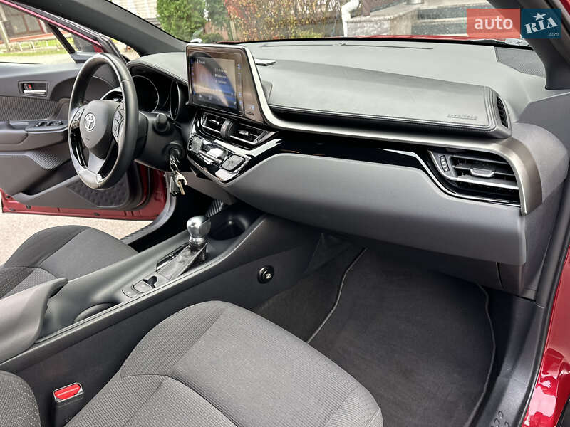 Внедорожник / Кроссовер Toyota C-HR 2018 в Виннице