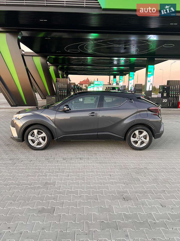 Внедорожник / Кроссовер Toyota C-HR 2017 в Львове