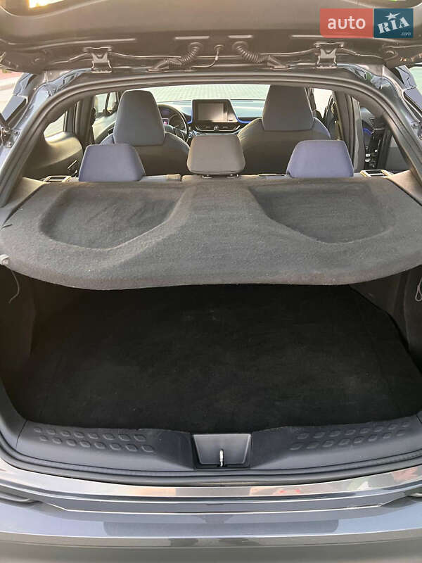 Внедорожник / Кроссовер Toyota C-HR 2017 в Львове