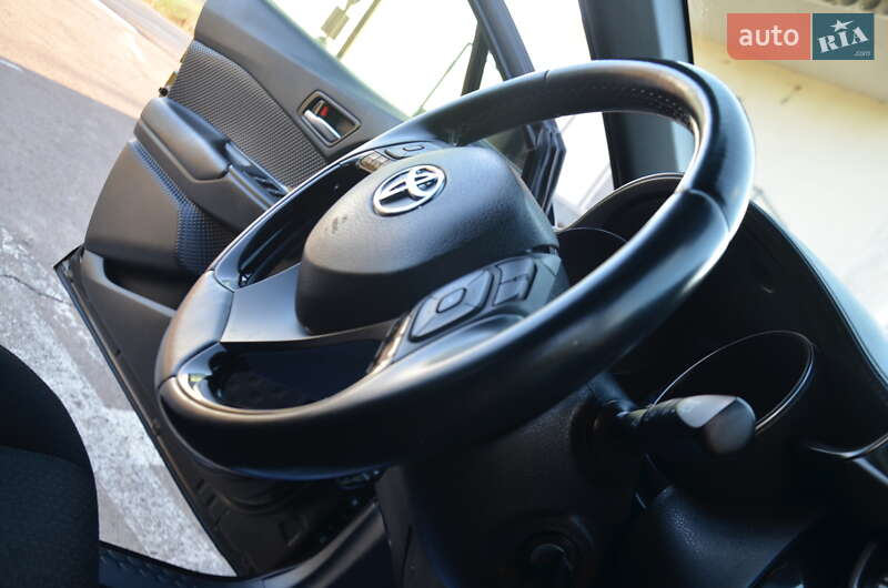 Внедорожник / Кроссовер Toyota C-HR 2018 в Дрогобыче