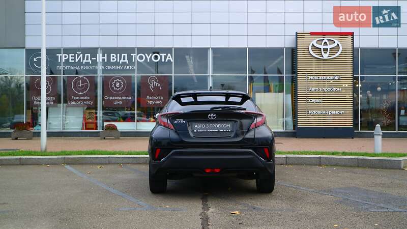 Внедорожник / Кроссовер Toyota C-HR 2018 в Киеве