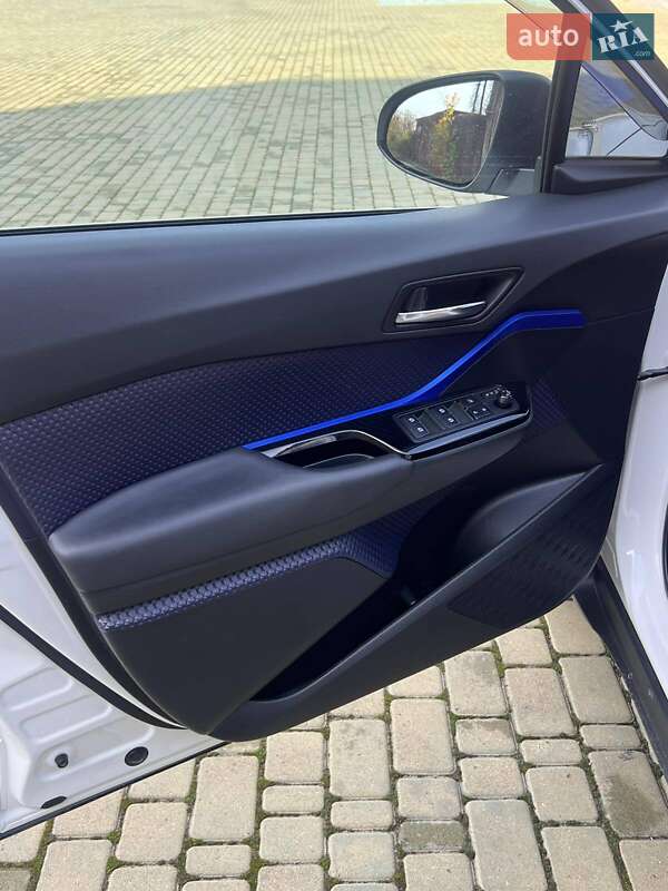 Внедорожник / Кроссовер Toyota C-HR 2016 в Одессе