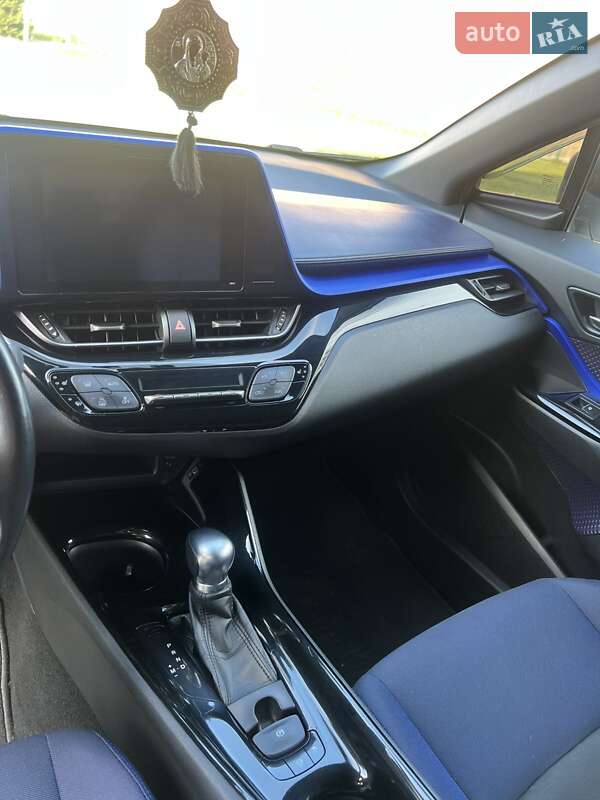 Внедорожник / Кроссовер Toyota C-HR 2016 в Одессе