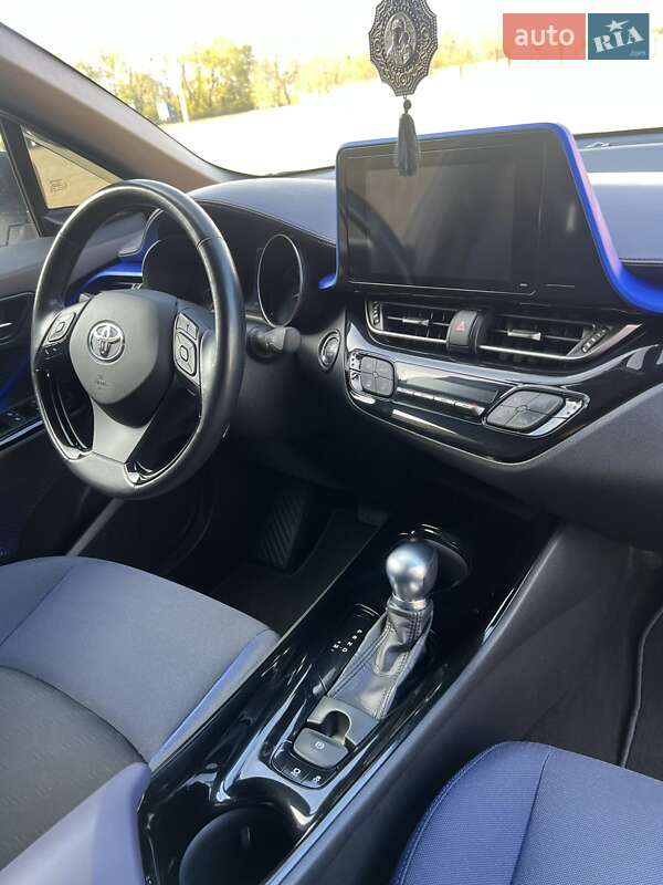 Внедорожник / Кроссовер Toyota C-HR 2016 в Одессе