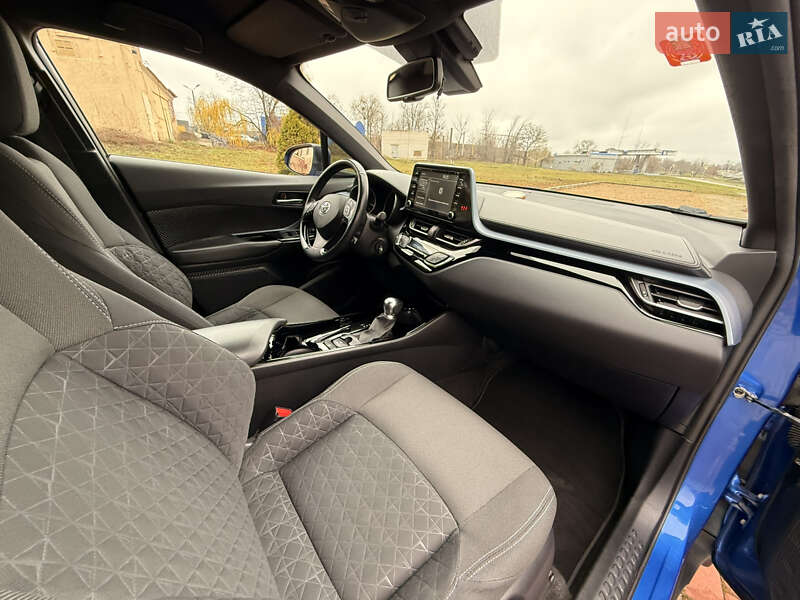 Внедорожник / Кроссовер Toyota C-HR 2020 в Харькове фото 31 Внедорожник / Кроссовер Toyota C-HR 2020 в Харькове