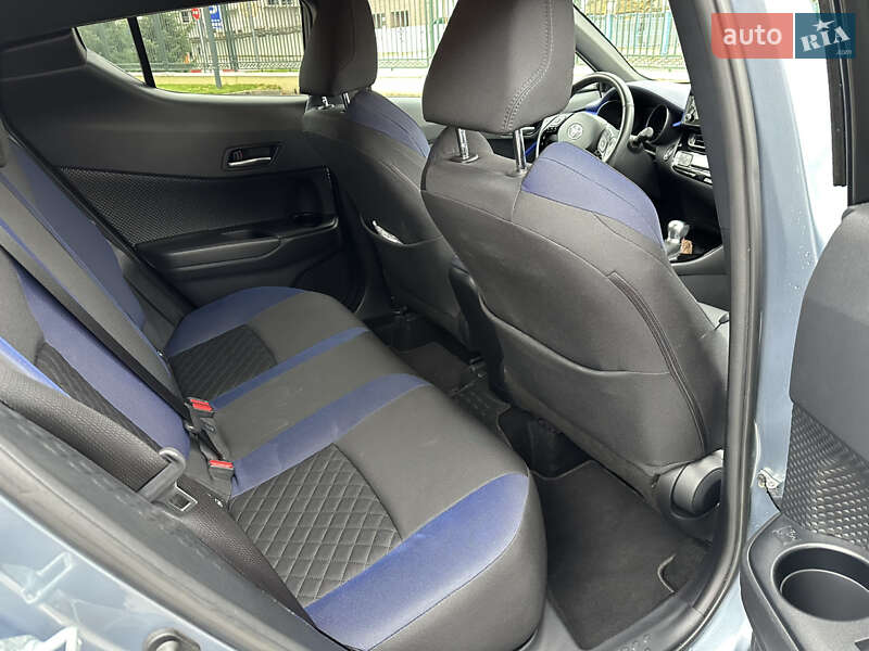 Внедорожник / Кроссовер Toyota C-HR 2019 в Харькове