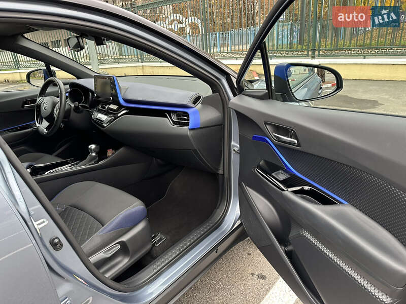 Внедорожник / Кроссовер Toyota C-HR 2019 в Харькове