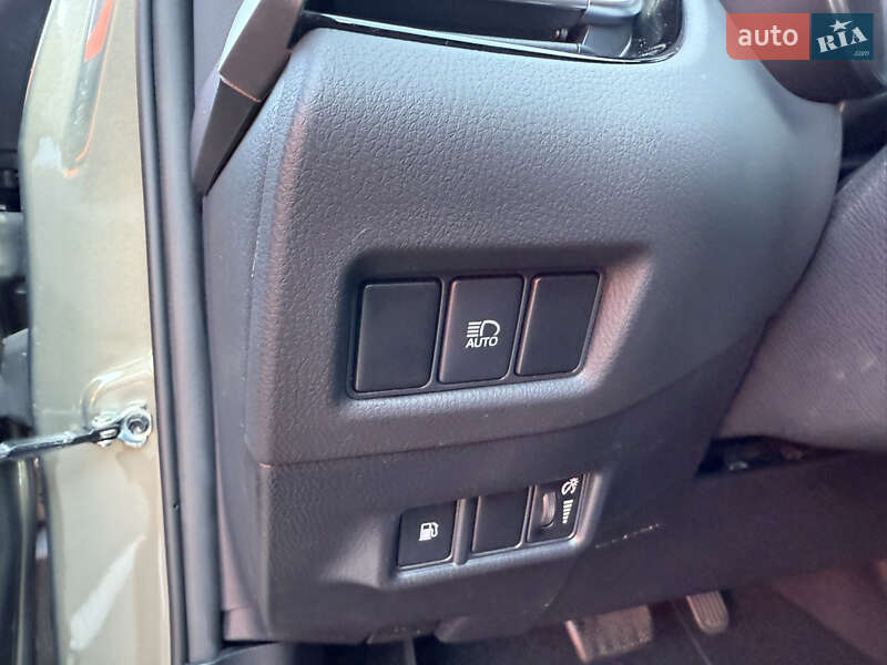 Внедорожник / Кроссовер Toyota C-HR 2021 в Киеве