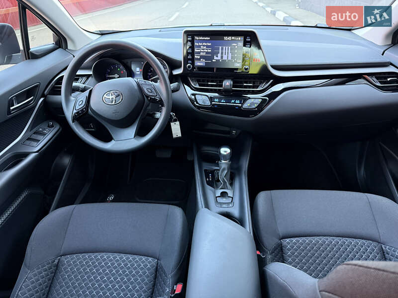 Внедорожник / Кроссовер Toyota C-HR 2021 в Киеве
