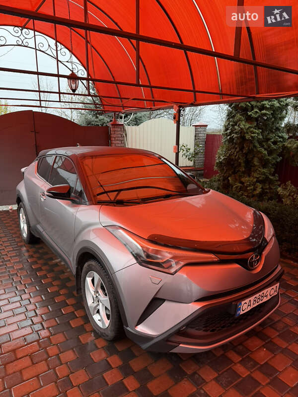 Внедорожник / Кроссовер Toyota C-HR 2016 в Драбове