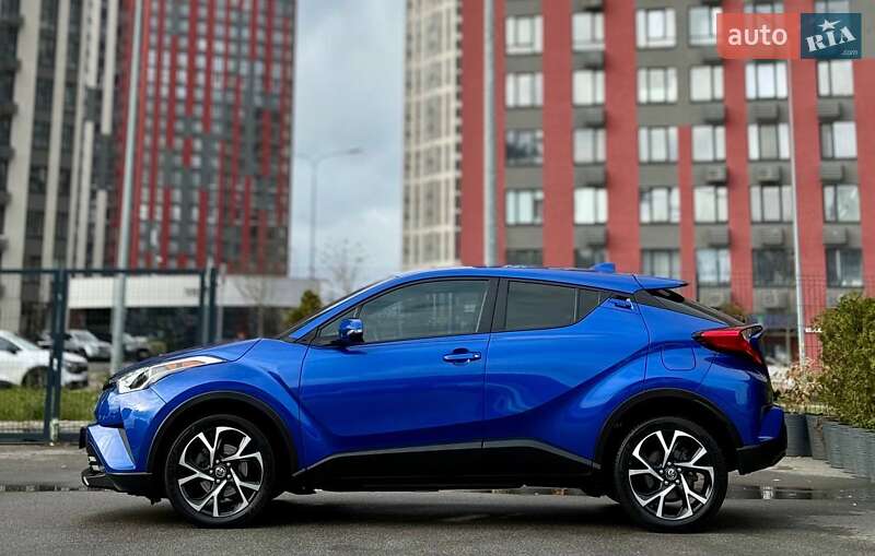 Внедорожник / Кроссовер Toyota C-HR 2019 в Киеве