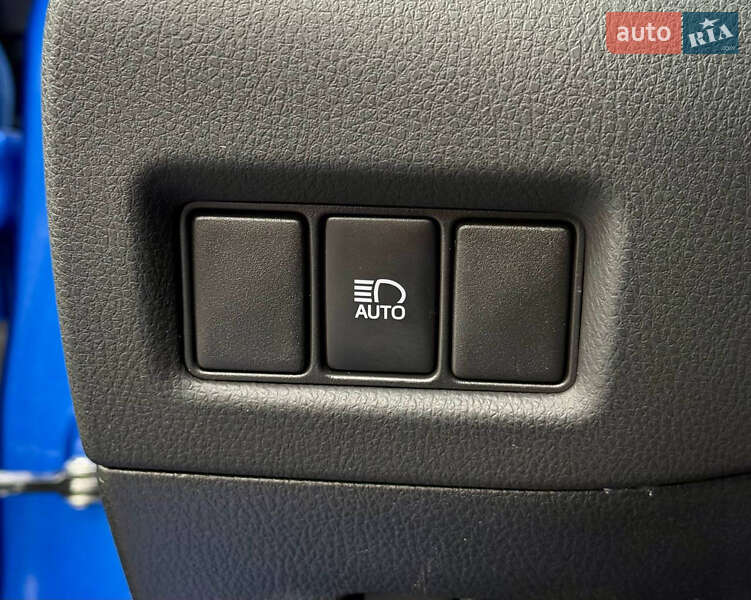 Внедорожник / Кроссовер Toyota C-HR 2019 в Киеве