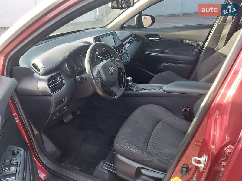 Позашляховик / Кросовер Toyota C-HR 2018 в Києві