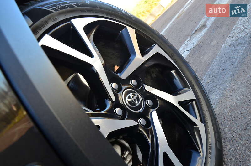 Позашляховик / Кросовер Toyota C-HR 2018 в Дрогобичі фото 7 Позашляховик / Кросовер Toyota C-HR 2018 в Дрогобичі