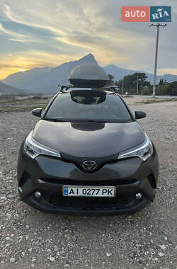 Внедорожник / Кроссовер Toyota C-HR 2019 в Киеве