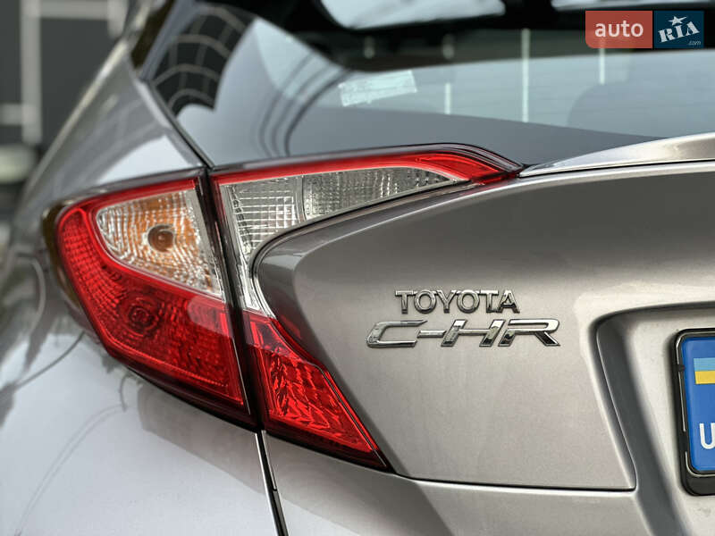 Позашляховик / Кросовер Toyota C-HR 2016 в Вінниці