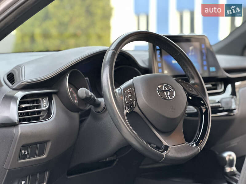 Позашляховик / Кросовер Toyota C-HR 2016 в Вінниці