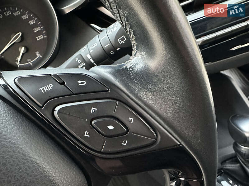 Позашляховик / Кросовер Toyota C-HR 2016 в Вінниці