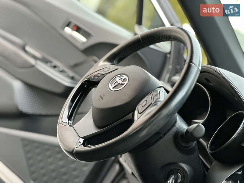 Позашляховик / Кросовер Toyota C-HR 2016 в Вінниці