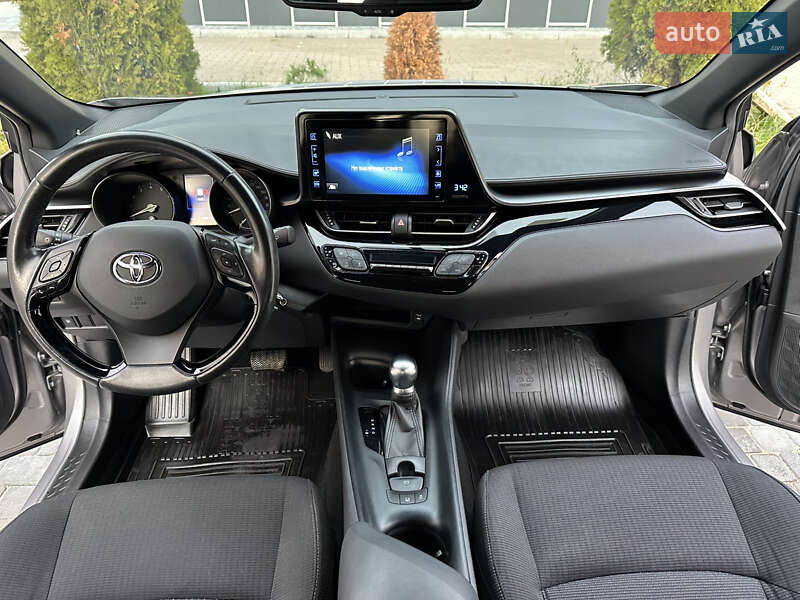 Позашляховик / Кросовер Toyota C-HR 2016 в Вінниці