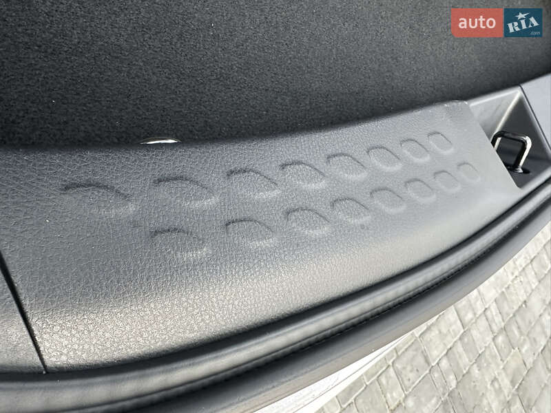 Позашляховик / Кросовер Toyota C-HR 2016 в Вінниці