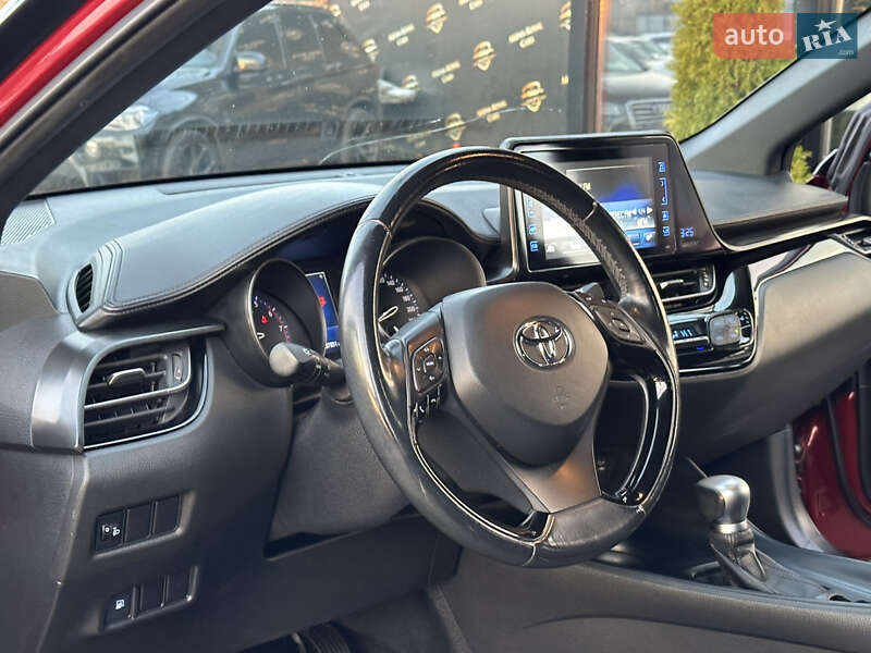 Позашляховик / Кросовер Toyota C-HR 2016 в Харкові фото 14 Позашляховик / Кросовер Toyota C-HR 2016 в Харкові