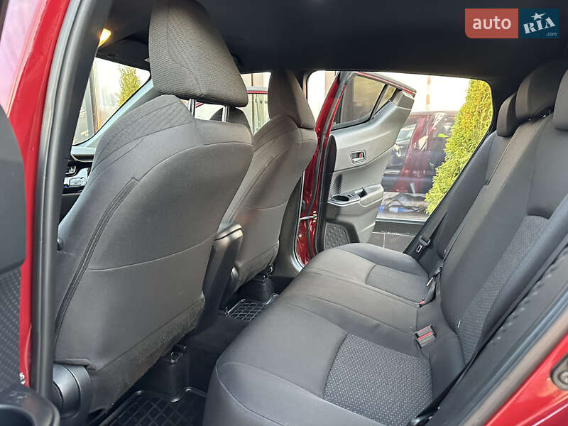 Позашляховик / Кросовер Toyota C-HR 2016 в Харкові фото 16 Позашляховик / Кросовер Toyota C-HR 2016 в Харкові