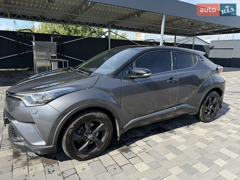 Внедорожник / Кроссовер Toyota C-HR 2018 в Полтаве