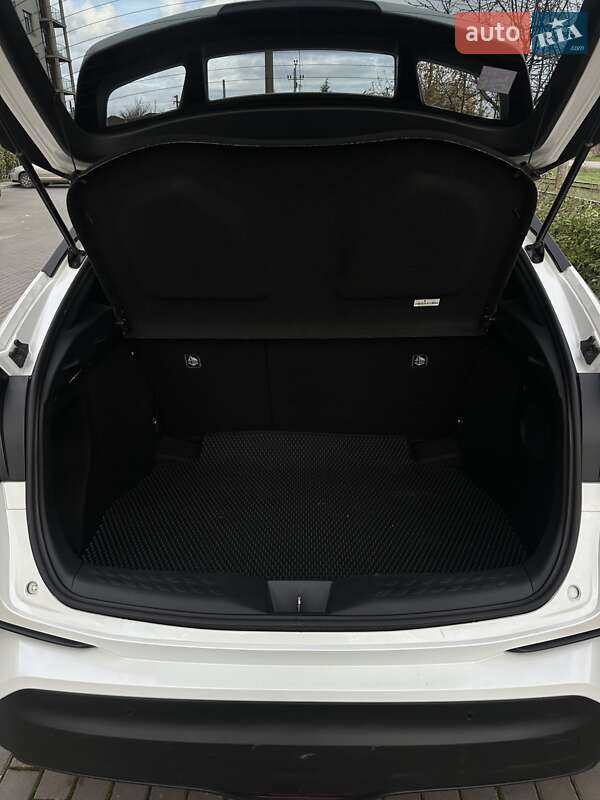 Позашляховик / Кросовер Toyota C-HR 2019 в Одесі