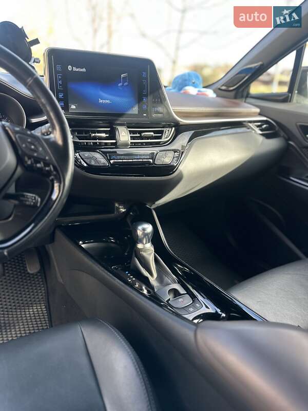 Позашляховик / Кросовер Toyota C-HR 2019 в Одесі