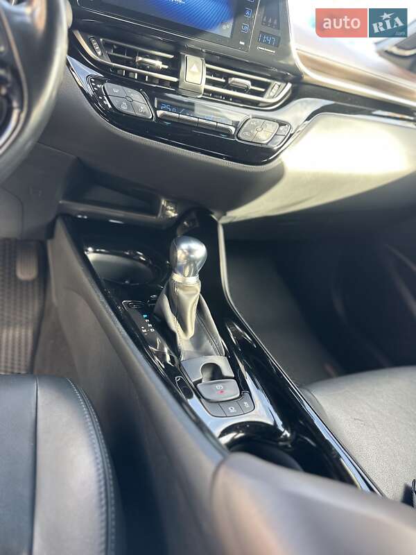 Позашляховик / Кросовер Toyota C-HR 2019 в Одесі