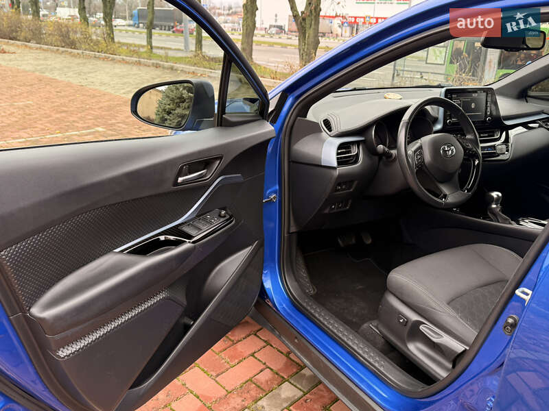 Внедорожник / Кроссовер Toyota C-HR 2020 в Харькове