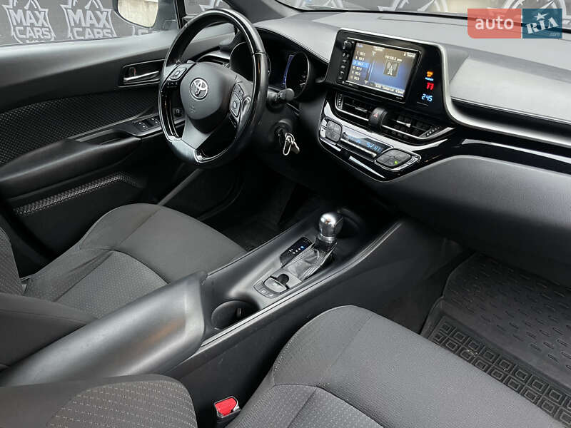 Позашляховик / Кросовер Toyota C-HR 2017 в Києві фото 13 Позашляховик / Кросовер Toyota C-HR 2017 в Києві