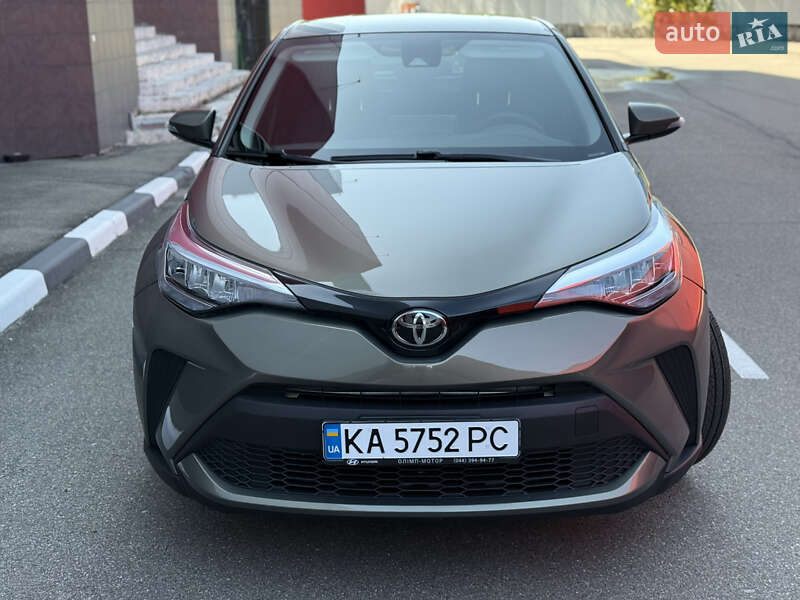 Внедорожник / Кроссовер Toyota C-HR 2021 в Киеве