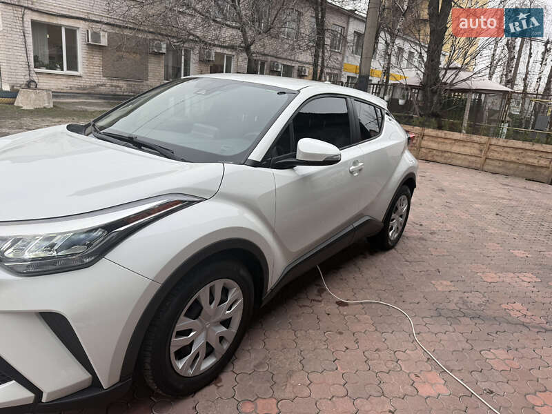 Внедорожник / Кроссовер Toyota C-HR 2021 в Запорожье