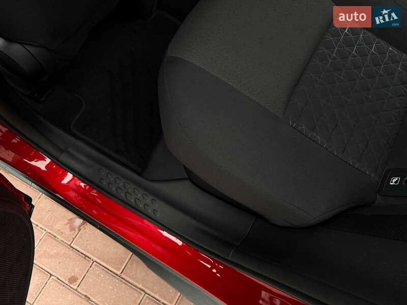 Позашляховик / Кросовер Toyota C-HR 2020 в Одесі фото 58 Позашляховик / Кросовер Toyota C-HR 2020 в Одесі