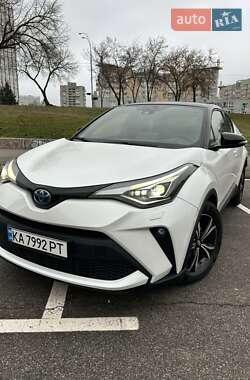 Внедорожник / Кроссовер Toyota C-HR 2022 в Киеве