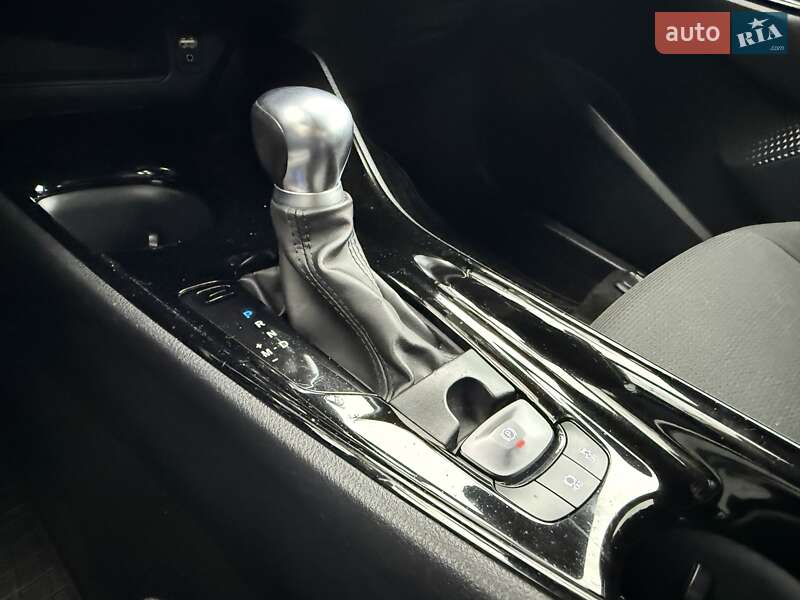 Внедорожник / Кроссовер Toyota C-HR 2019 в Одессе