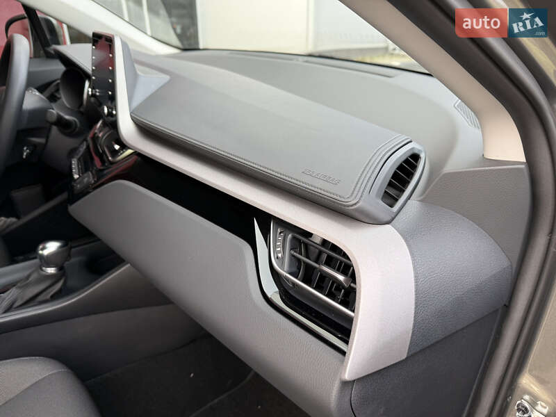 Позашляховик / Кросовер Toyota C-HR 2021 в Києві фото 26 Позашляховик / Кросовер Toyota C-HR 2021 в Києві